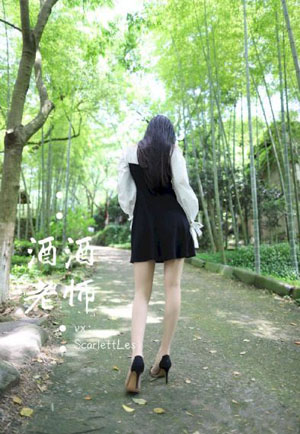 一面亲膜上边奶一个膜边